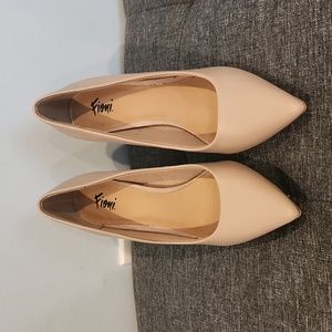 Fioni 8.5W Nude Pumps